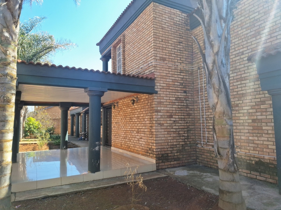 4 Bedroom Property for Sale in Mohadin North West